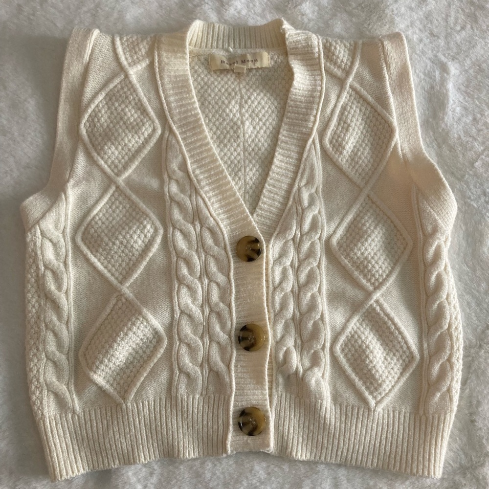 Short sweater